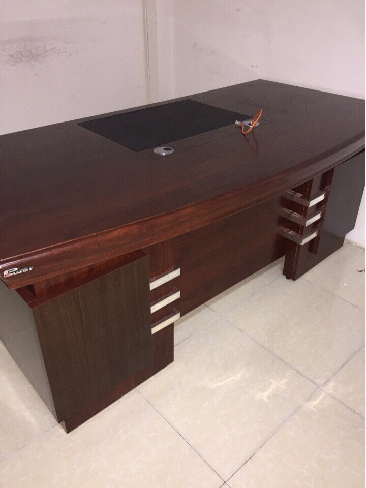 THANH LÝ BÀN LÀM VIỆC GIÁM ĐỐC 1m8 CAO CẤP